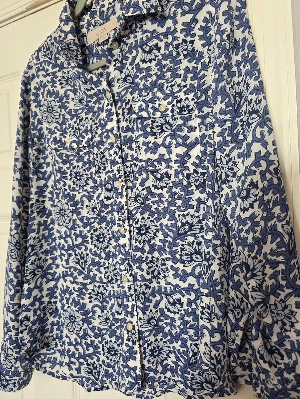 LOFT Womens Longsleeve Buttondown floral print dual Chest pocket top Small
